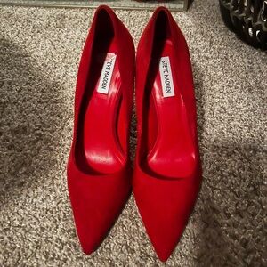 Steve Madden red pumps